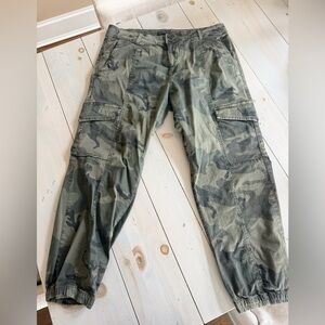 Sanctuary Camouflage Cargo Pants- Like NEW!